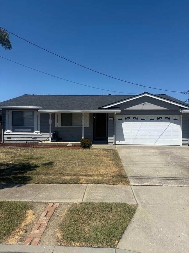 Beautiful 3 bedroom 1.5 House - Beautiful 3 bedroom 1.5 House