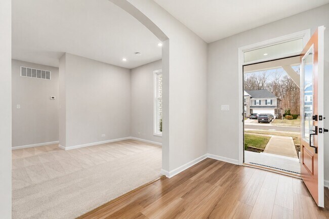 Photo - 807 Littleton Dr