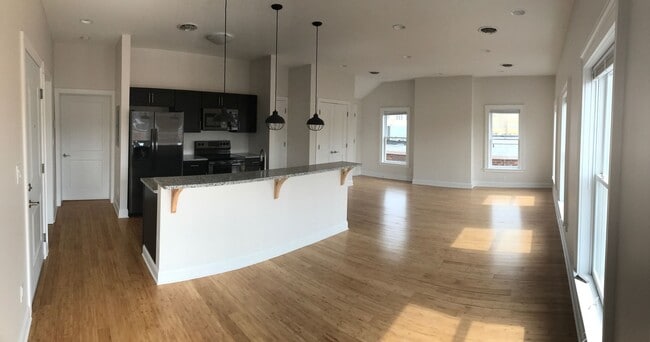 Building Photo - Stunning 1-Bedroom Apartment in the Heart of Schenectady! Unit 1