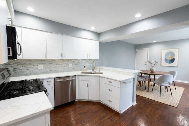 Photo - 147 White Branch Ct N