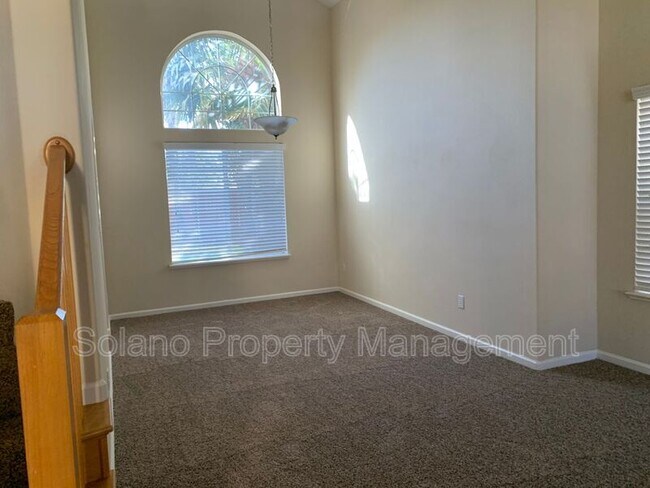 Photo - 143 Sundance Dr