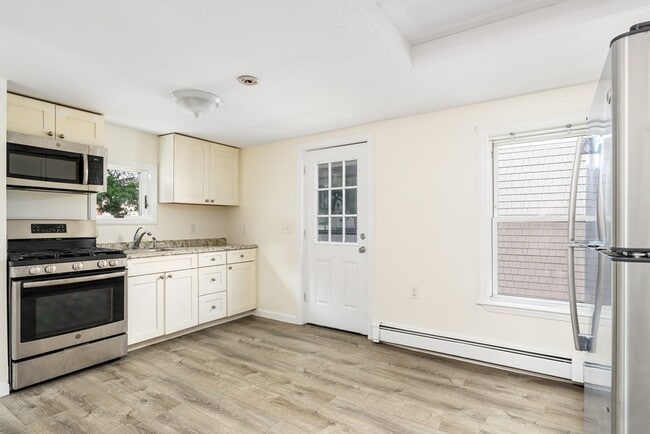 Building Photo - 111 Washington St Unit 2 Rental