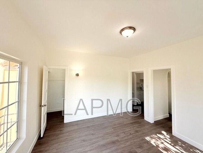 Photo - 2941-2943 1/2 W. 11th Street