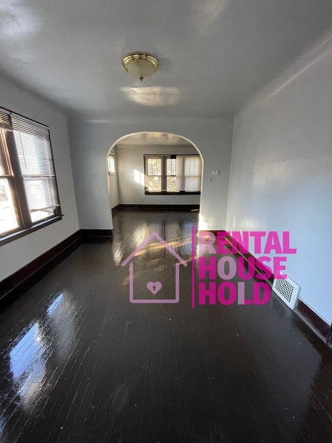 Building Photo - 15766 Ferguson St Unit 15768 (Upper) Rental