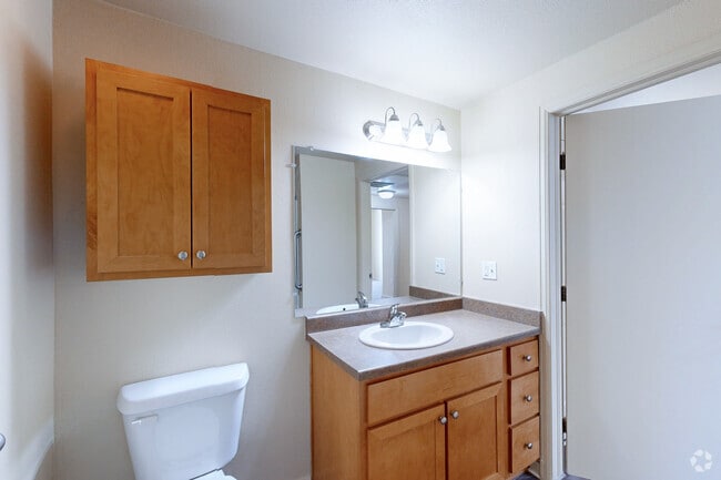2BR, 1BR - 812SF - Bathroom 1