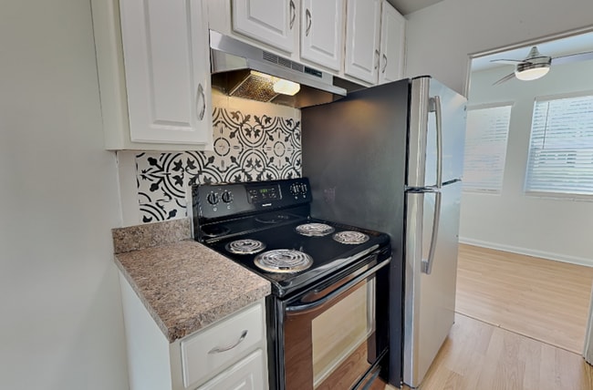 Photo - 2124 Valencia Rd