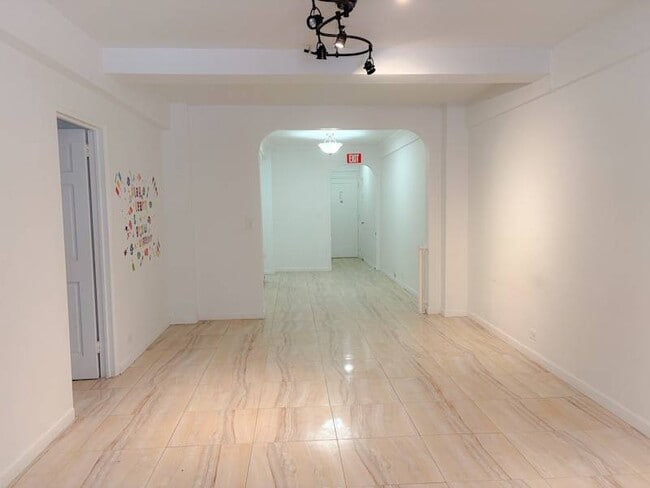 Photo - 420 W 206th St Unit 1E