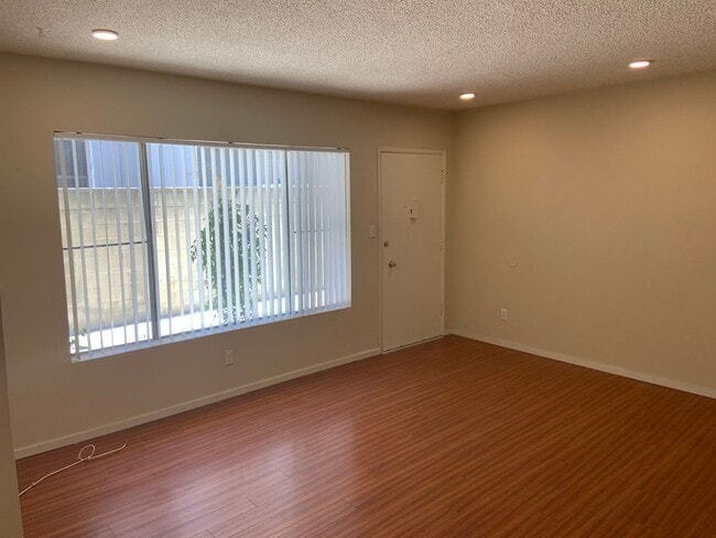 Photo - 3545 Keystone Av Unit 2