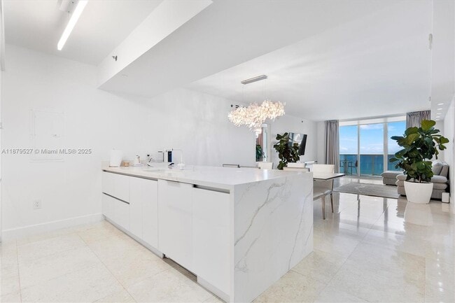 Building Photo - 1830 S Ocean Dr Unit 4503 Rental