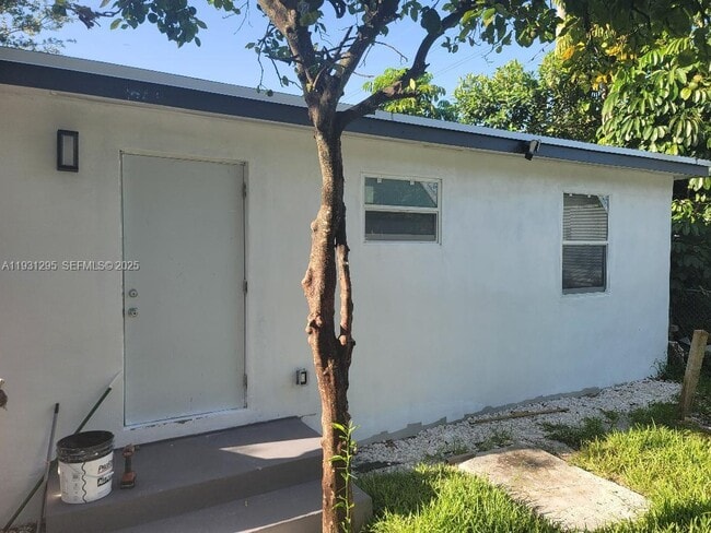 Photo - 512 NW 96th St Unidad A