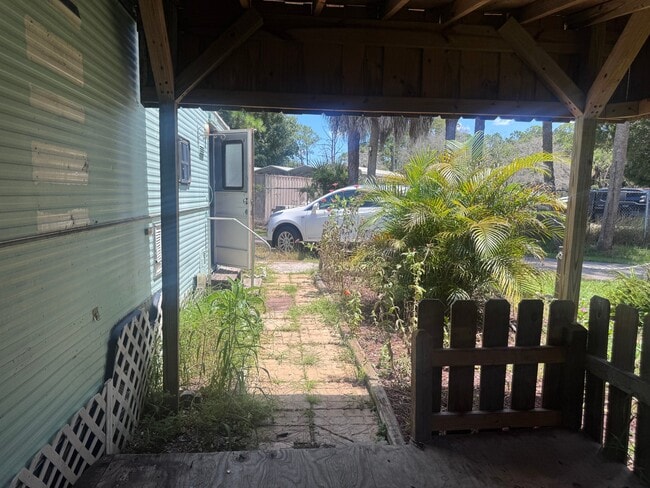 Photo - 4115 Aurora Rd