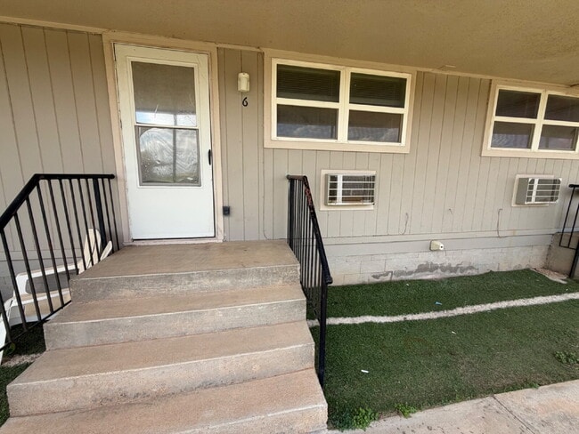 Building Photo - MOVE IN SPECIAL- Cozy 1-Bedroom Unit #6