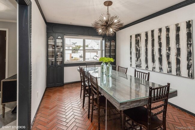 Photo - 729 Wilson St