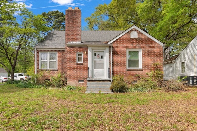 Building Photo - 47 Brentwood Dr