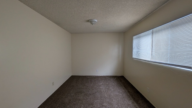 Photo - 905 Daisy Ave Unidad 11