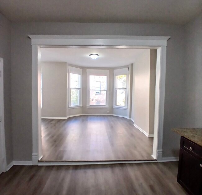 Photo - 2108 N Keeler Ave Apartamentos Unidad 2