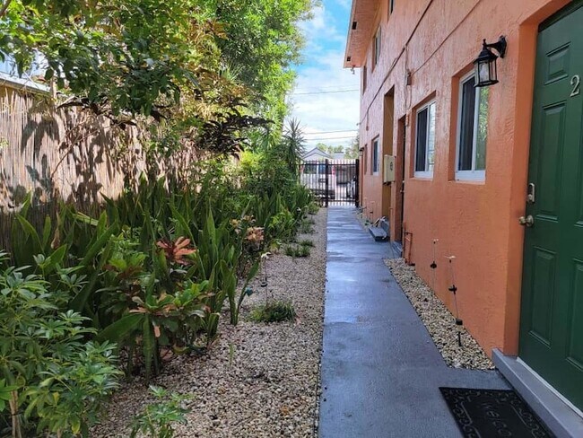 Photo - 441 NW 7th Terrace Unidad 2