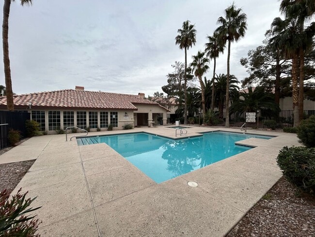 Photo - BRIGHT 2-BEDROOM CONDO IN CENTRAL LAS VEGAS