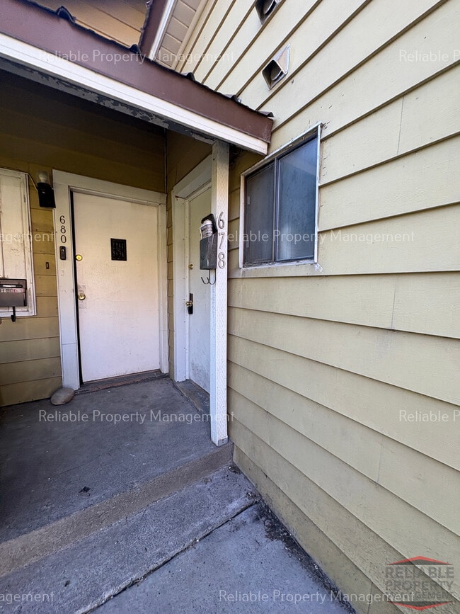 Building Photo - 678 N Water Ave Unit 678 Rental