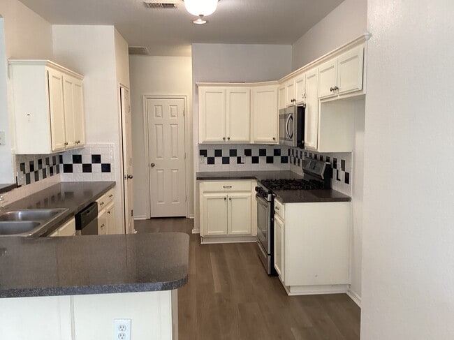 Photo - 17621 Lead Ln