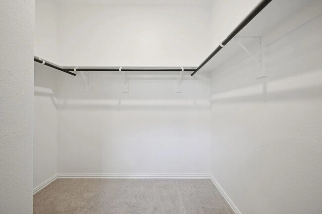 Photo - 524 Clover Crk Dr