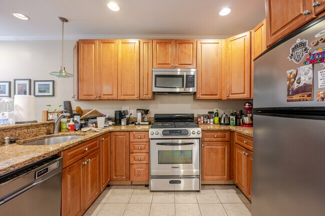 Photo - 1006 N St NW Unit 4