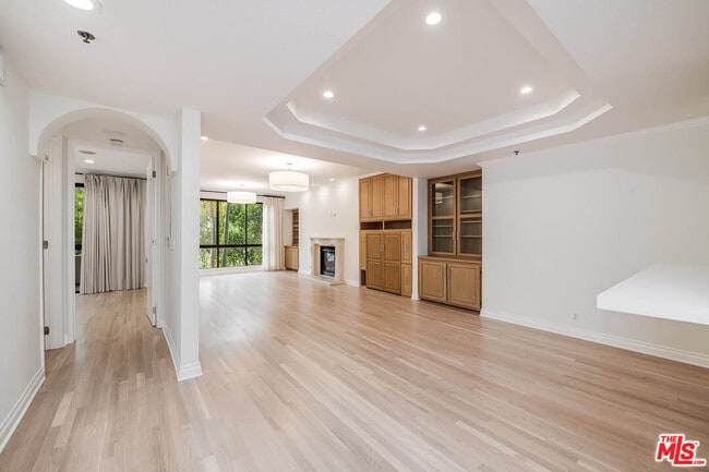 Building Photo - 2132 Century Park Ln Unit 104