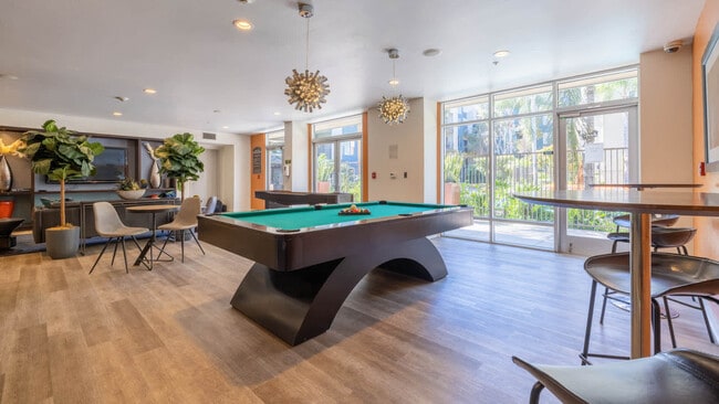 Resident Lounge - Pacific Place