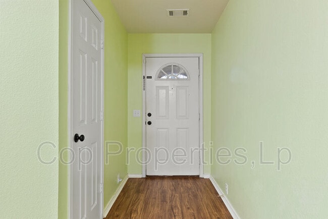 Photo - 5132 Columbia Dr