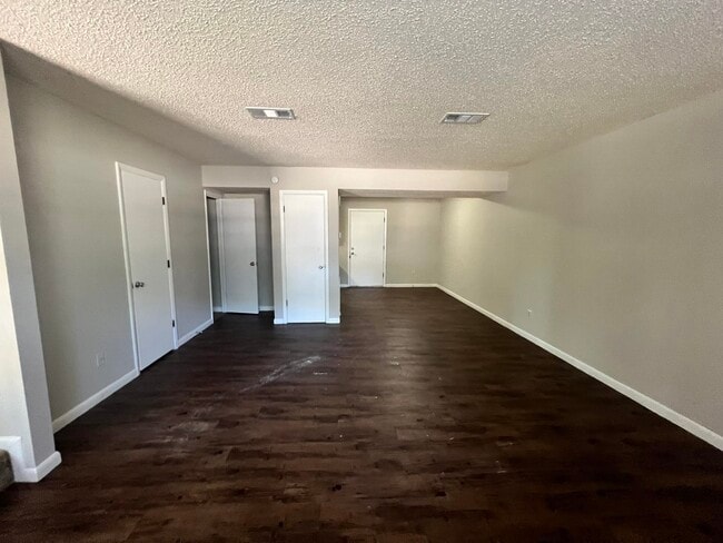 Photo - 2406 Ramblewood Ct