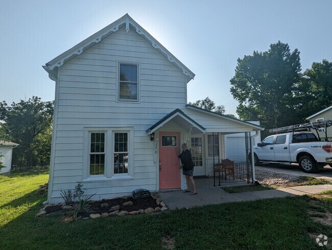 Building Photo - 1017 N 10th St Rental