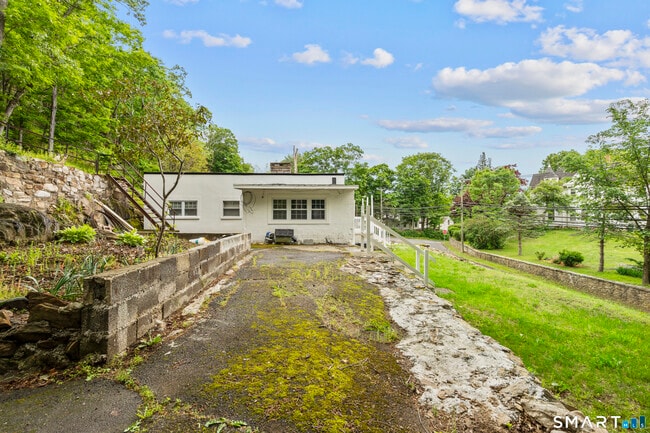 Photo - 399 Hawthorne Ave