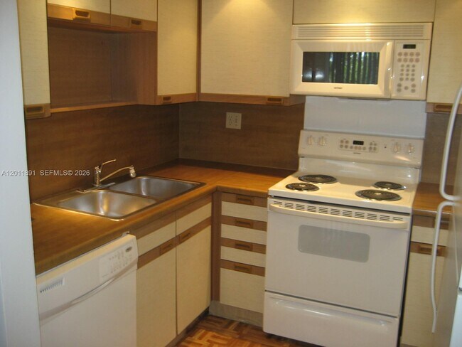 Photo - 8800 SW 123rd Ct Unit J-310
