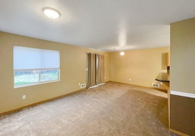 Photo - 2104 Yellowstone St