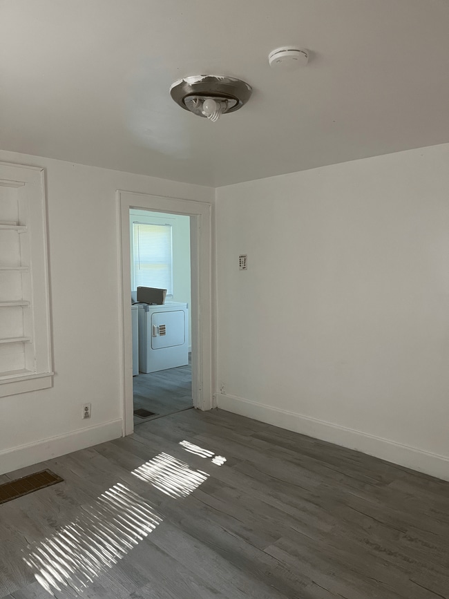 Photo - 265 Coddington Rd