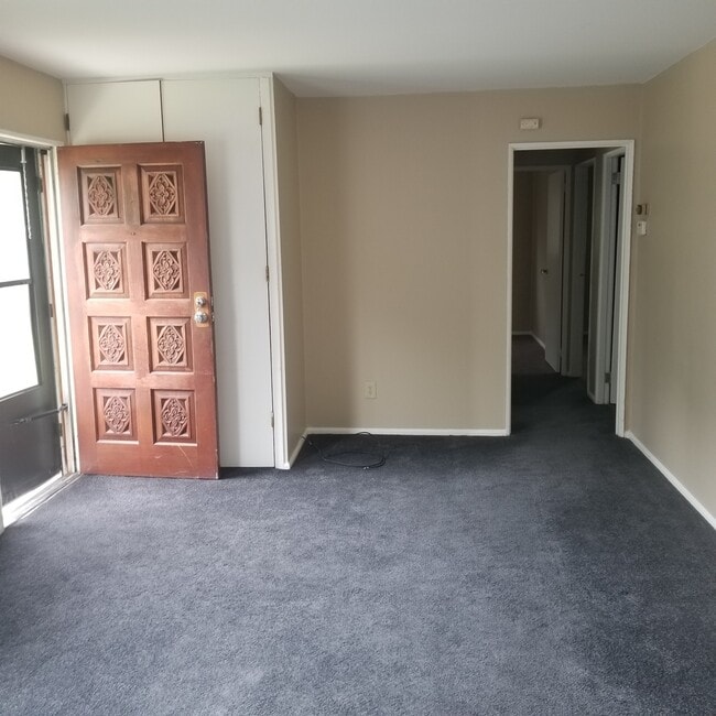 Photo - 302 St Jude Ave