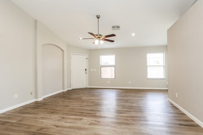 Photo - 10906 W Cambridge Ave