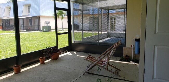 Photo - 4916 Hawaii Blvd