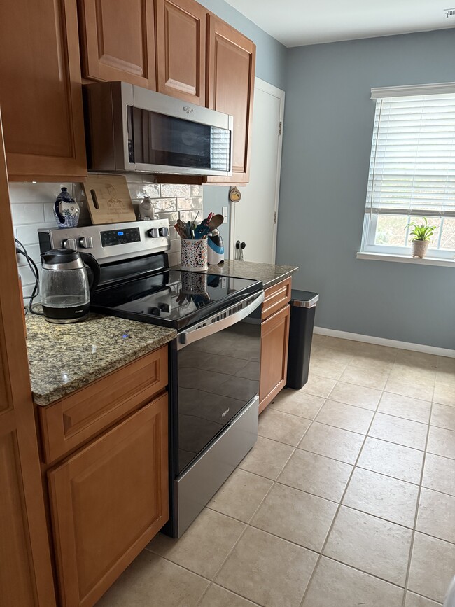 Granite countertops - 32 Village Walk Condo