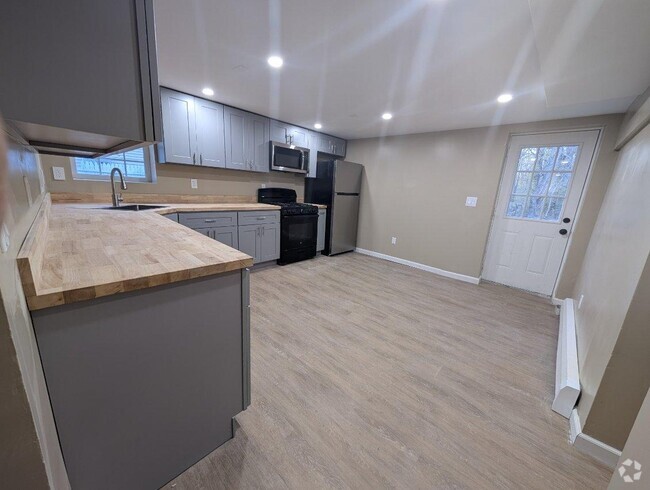 Building Photo - 145 Lewis Ln Unit 1 Rental