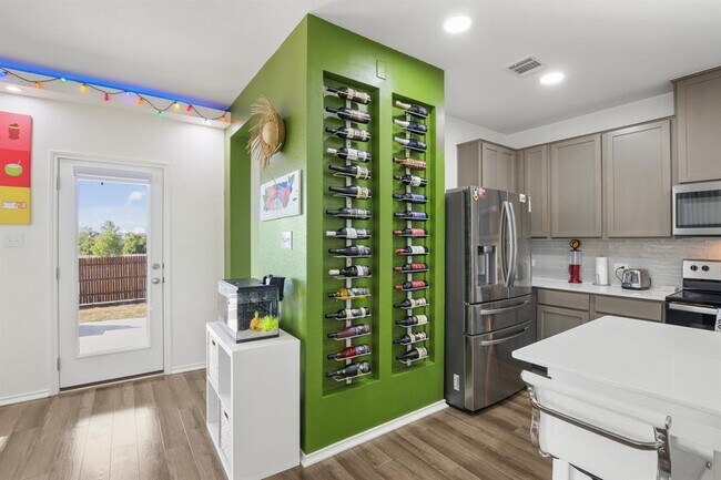 Photo - 102 Whitney Dr