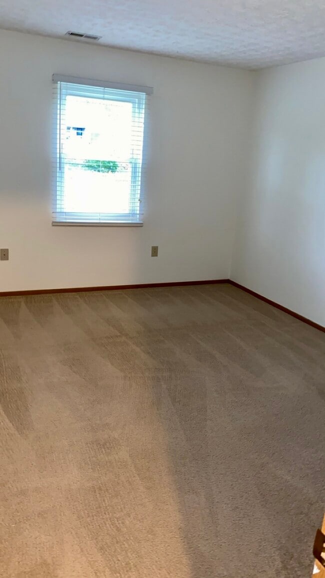 Photo - 525 Rosehill Dr