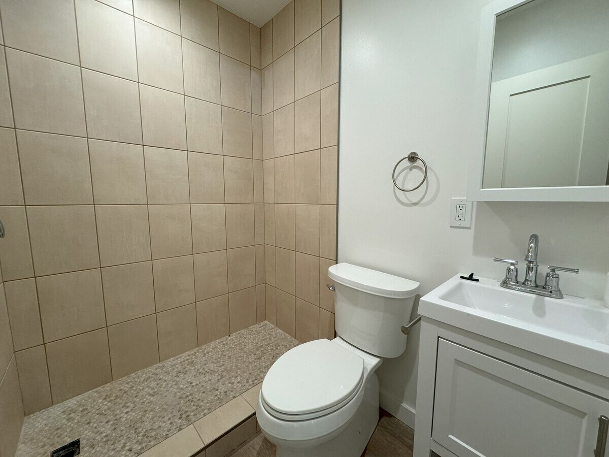 Photo - NewB SDS T 317-319 Unit 317