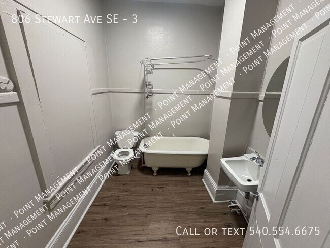 Photo - 806 Stewart Ave SE Unit 3