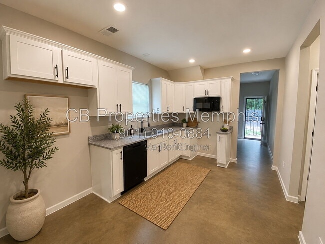 Photo - 671 Pearce St