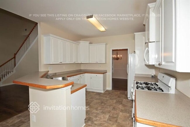 Photo - 348 Adelaide Xing