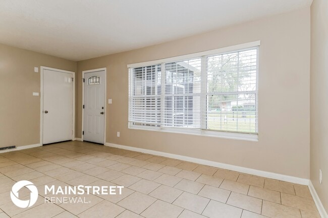 Photo - 1146 Busac Ave