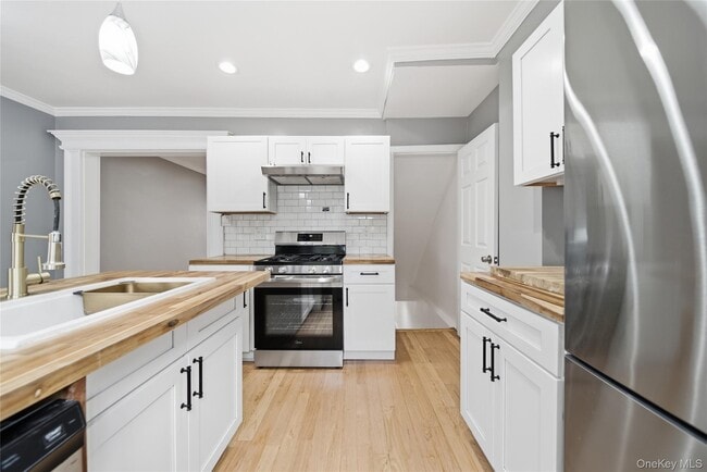 157-49 9th Ave