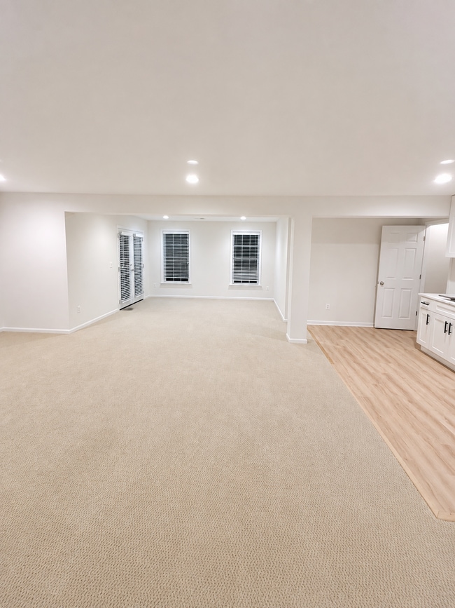 Photo - 7412 Pensacola Pl Unidad Modern Spacious Basement