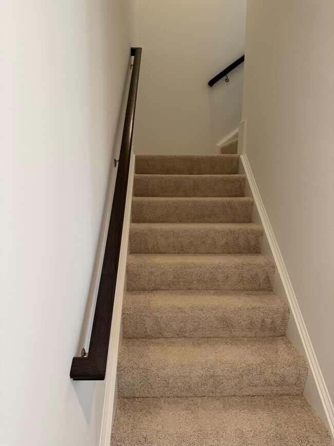 Photo - 208 Douglas Wy